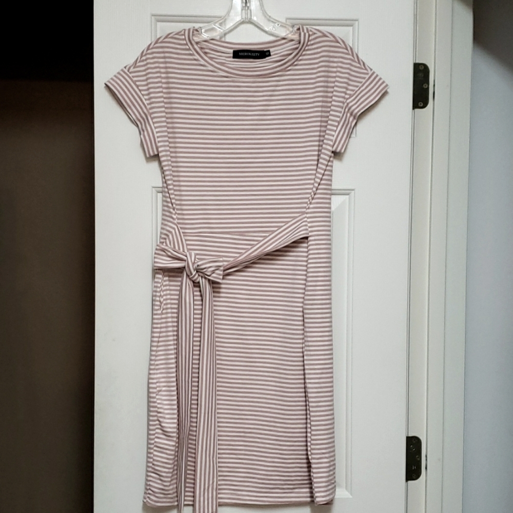 Comfortable Cute Dress - Size Small